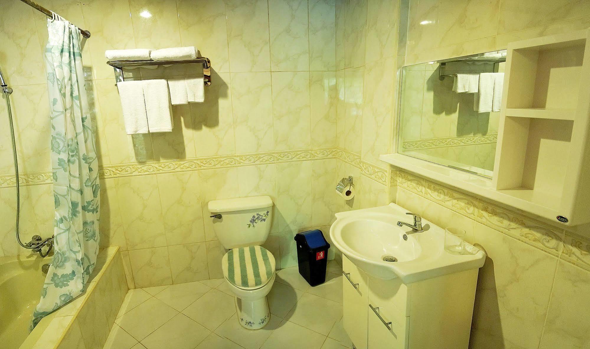 บลู การ์เดน รีสอร์ต Hotel มักตัน ภายนอก รูปภาพ