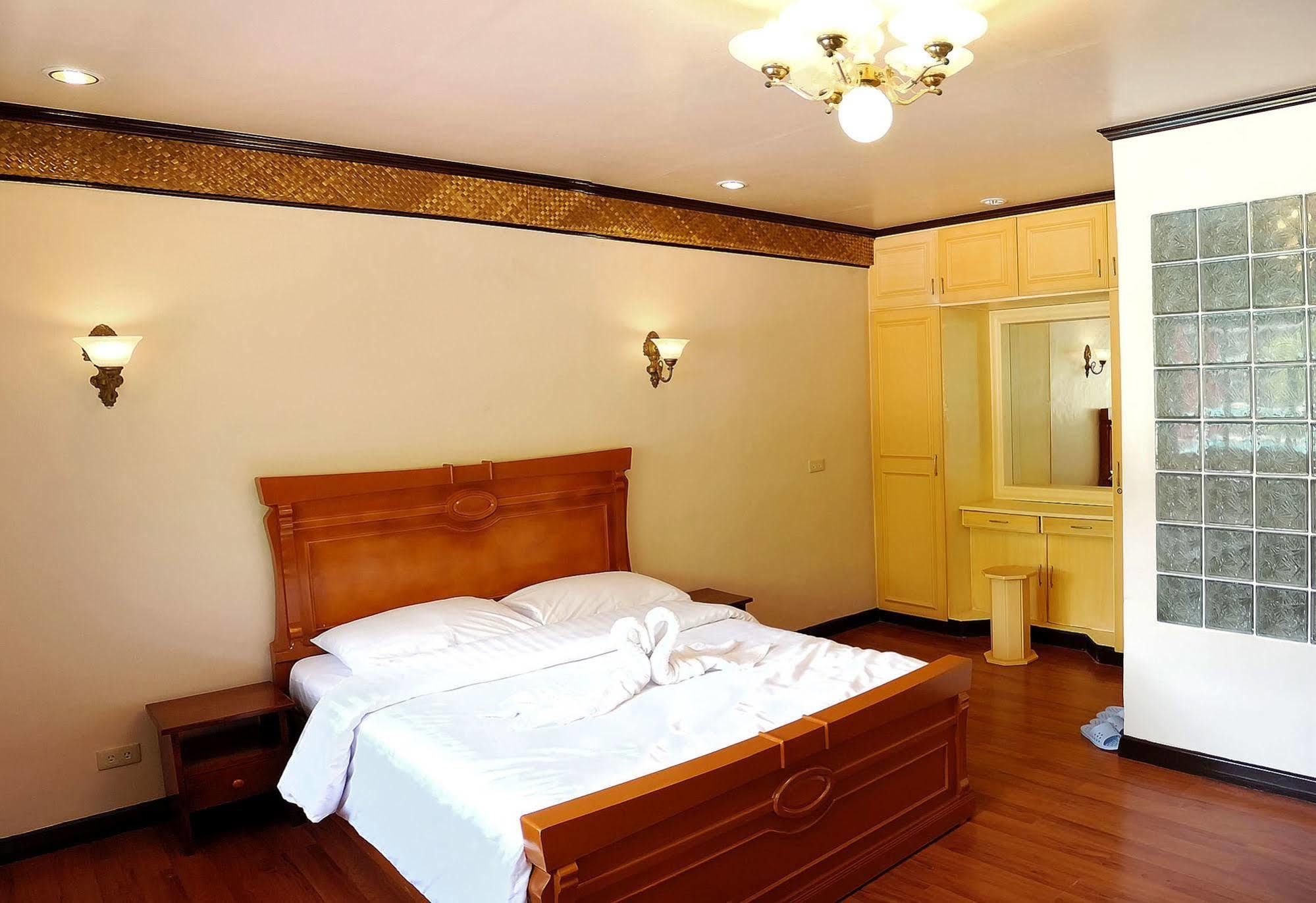 บลู การ์เดน รีสอร์ต Hotel มักตัน ภายนอก รูปภาพ