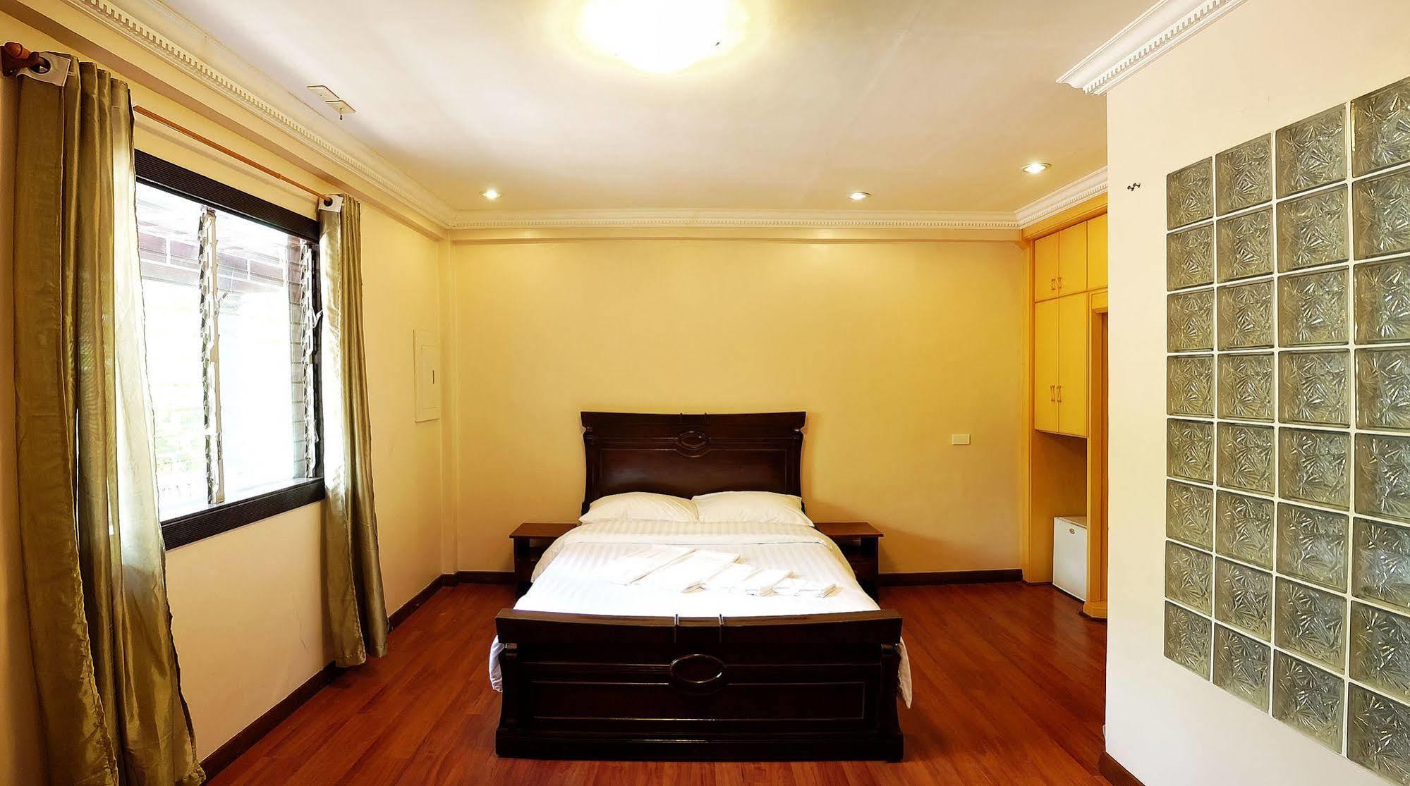 บลู การ์เดน รีสอร์ต Hotel มักตัน ภายนอก รูปภาพ