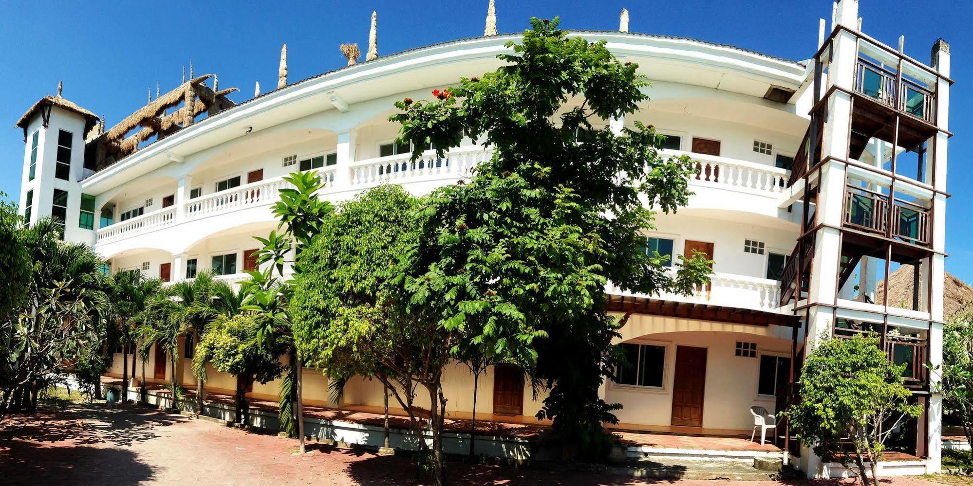 บลู การ์เดน รีสอร์ต Hotel มักตัน ภายนอก รูปภาพ