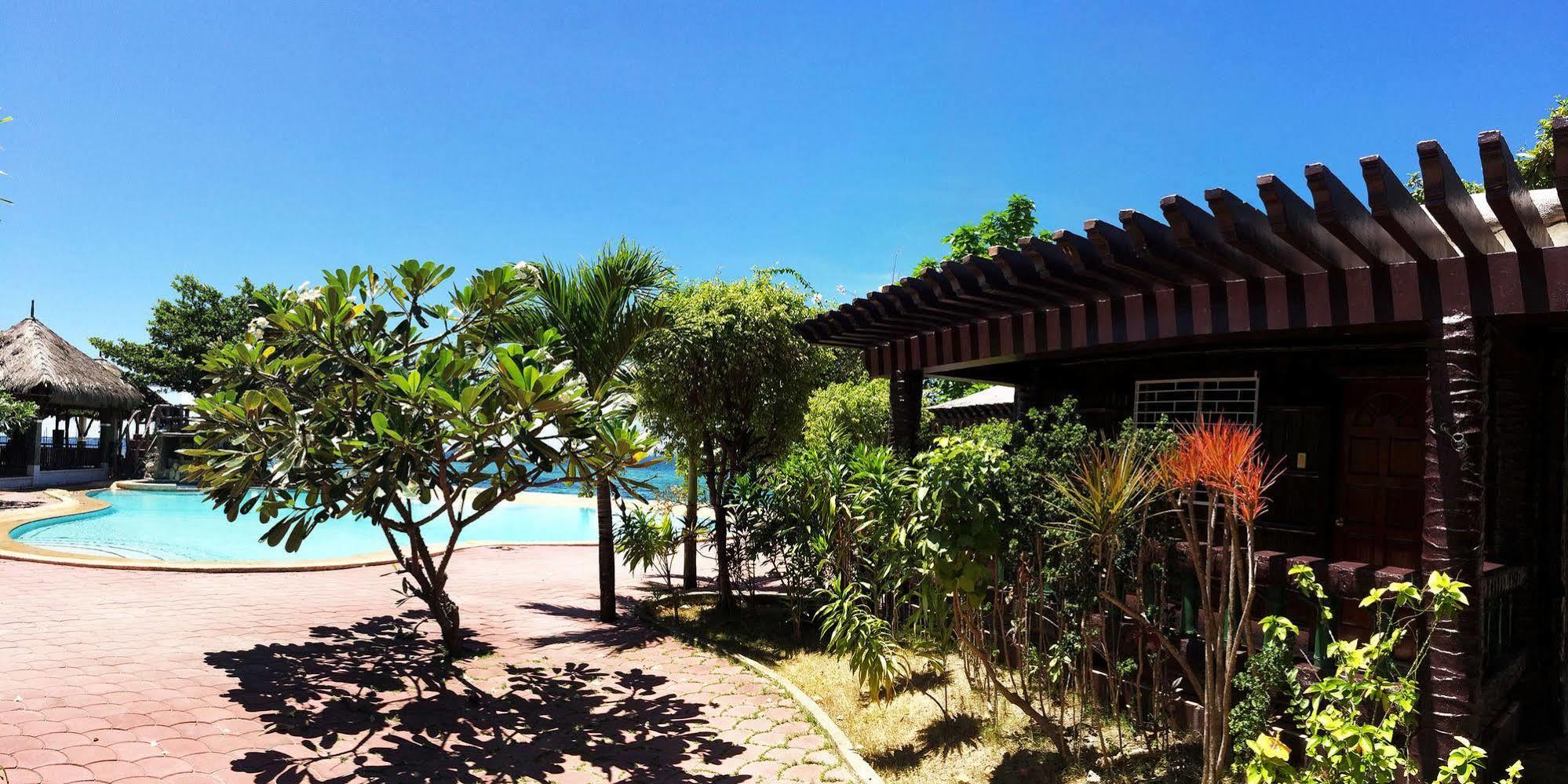 บลู การ์เดน รีสอร์ต Hotel มักตัน ภายนอก รูปภาพ